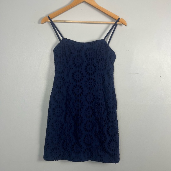 Lilly Pulitzer Shelli Eyelet Mini Dress True Navy Oversized Pinwheel Eyelet 00 - Picture 2 of 6